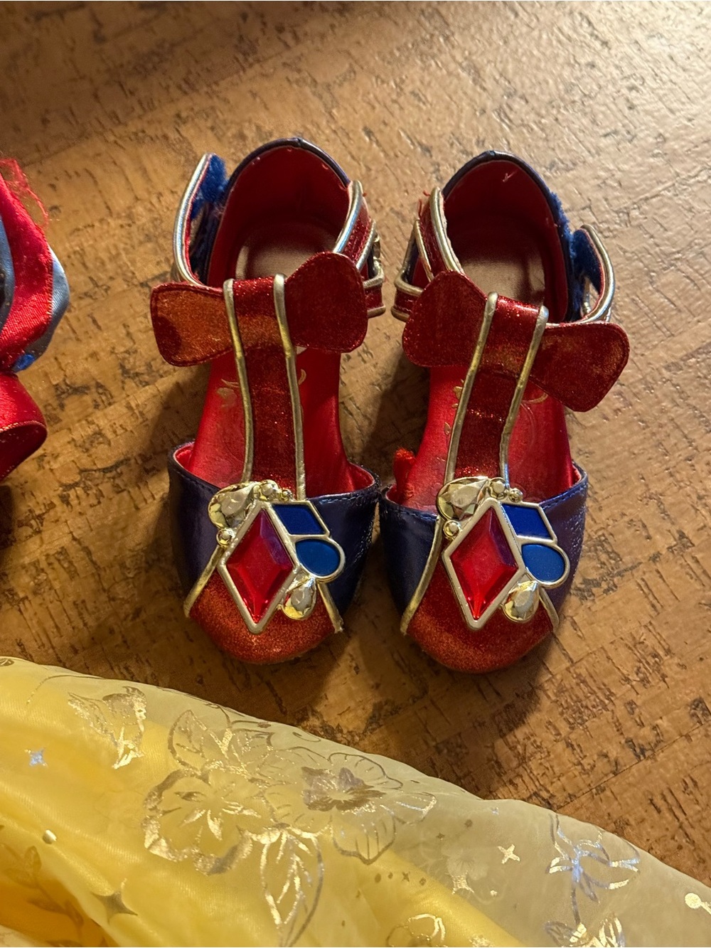 Disney Snow White Princess Dress with Shoes - Picture 4 of 4